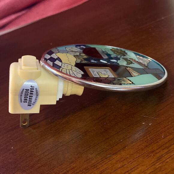 Joan Baker Designs Hand Painted Wine & Cheese Stained Glass Nightlight Grapes - Picture 5 of 11